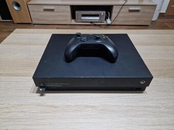 Xbox One X – 1TB + ovládač - 2