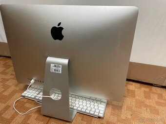 Apple iMac 21.5" Late 2015, 2.8GHz Quad-Core I5, 8GB RAM - 2