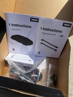 Stresny box Thule + priecne nosniky - 2