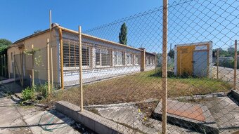 administratívna budova s pozemkom - 2