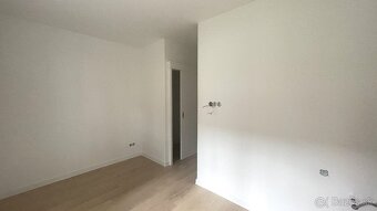 Kompletne prerobený 2 Izbový byt na predaj (63m2) - 2