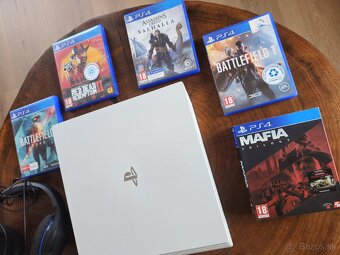 Play Station 4 PRO - 2