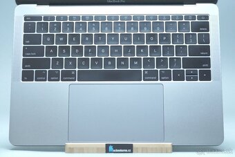 ZÁRUKA/Macbook Pro13.3"/I5 2.3GHZ/8GB RAM/256GB SSD/CZ - 2