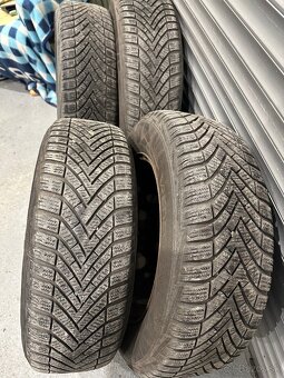 Vredenstein 195/65 R15 + plechové disky - 2