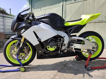 Honda CBR 1000 RR okruhovka - 2