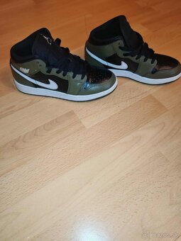 Predám čierno zelené Nike Jordan 1 mid - 2