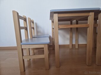 2 detské stoliky,4 stoličky - 2