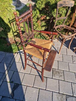 Predám starožitnú detskú vysokú stoličku - 2