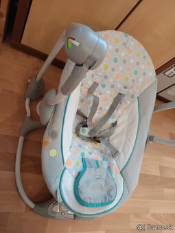 Kresielko hojdacie a vibrujuce 2v1 pre bábätká - 2