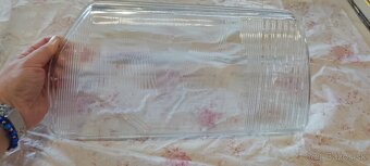 Sklo predného reflektora FAV - 2