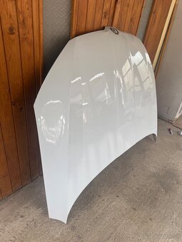 Škoda Superb III 3 2015- kapota - 2