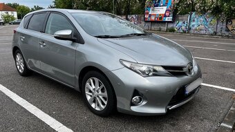 Toyota Auris - 2