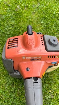 Husqvarna 323 C - 2