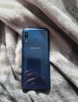 Samsung Galaxy A20e - 2