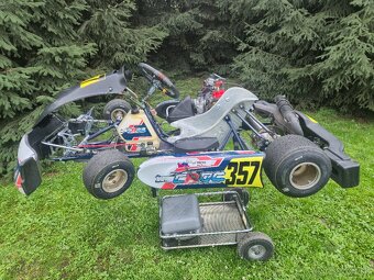 Motokara Rotax Max Senior + náhradné diely - 2