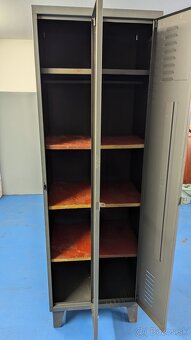 Predám plechovú skriňu - 2