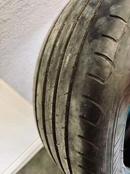 Goodyear EfficientGrip 225/50 R17 98V - 2