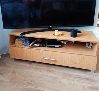 Nábytok do obývačky alebo kancelárie - 2