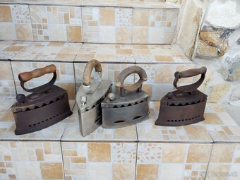 Žehličky starožitné - 2