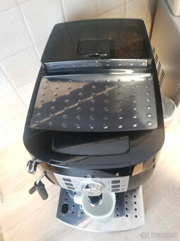 Kávovar De'Longhi Magnifica S ECAM 22.115.B - 2