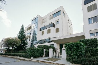 Nadčasová elegancia v srdci zelene - 2