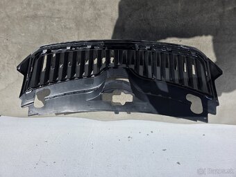 Škoda Rapid 2012- maska - 2