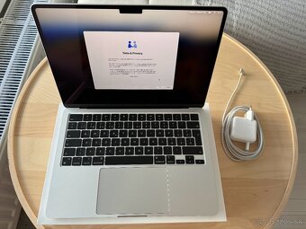 Macbook Air M3 // 16GB ram // 512 GB SSD // Silver - 2