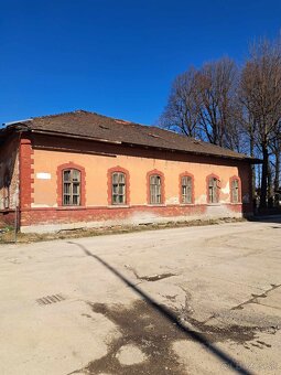 EXKLUZÍVNE predáme nehnuteľnosť na podnikanie centrum Vrútky - 2