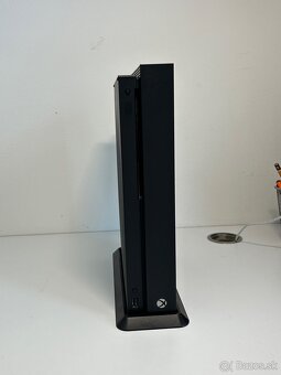 Xbox One X 1TB + 2 ovládače + Xbox účet s hrami - 2