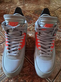 Nike - 2
