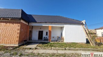 Na predaj rodinný dom, pozemok 1041 m2 Neded - 2