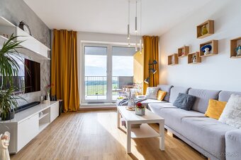 NA PREDAJ MODERNÝ 3-IZBOVÝ BYT S KRÁSNYM VÝHĽADOM - 2