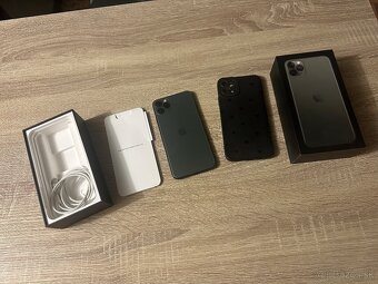 iPhone 11 Pro Max / 64GB Green / TOP stav - 2