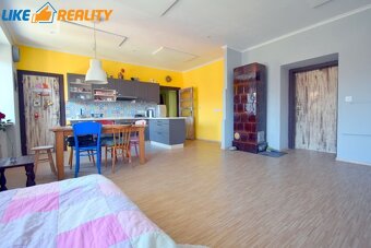 Veľkometrážny 3 izbový byt Vrútky - 2