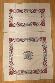 Vyšívané/ háčkované obrusy - 2