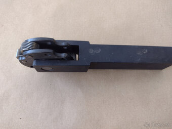 Predám držiak vrúbkovacích koliesok - 2