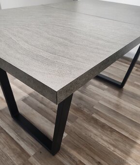 Jedálenský stôl - 2