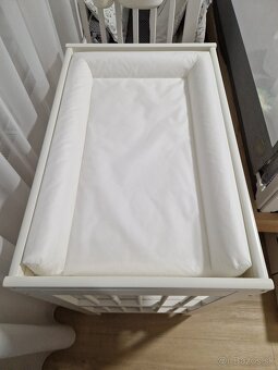 Prebaľovací stôl + podložka - 2