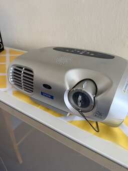 Projektor EPSON - 2