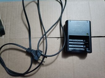 Nabíjačka pre AA & AAA batérie - 2