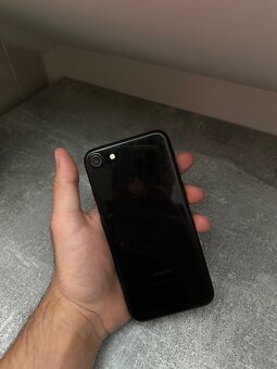 iPhone 7 32gb 82% batéria - 2