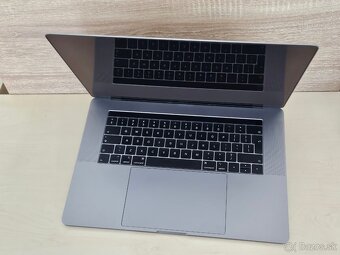 MacBook Pro 15" i9-2.3GHz/16GB/512GB - 2