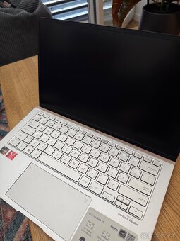 ASUS ZenBook 14 - 2