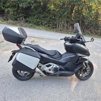 Honda forza 750 - 2