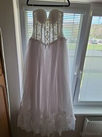 Svadobné šaty s vlečkou - 2