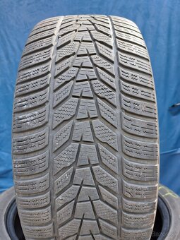 Ponúkame 4 zimné pneumatiky Hankook Ice 245/45 R19 - 2