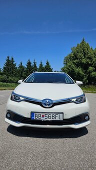 Toyota Auris Hybrid touring sport kombi - 2