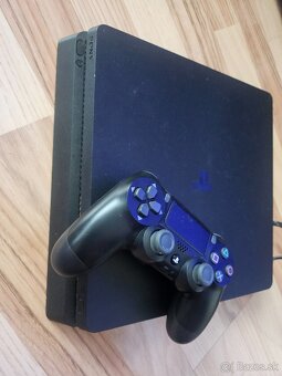 Playstation 4 slim - 2