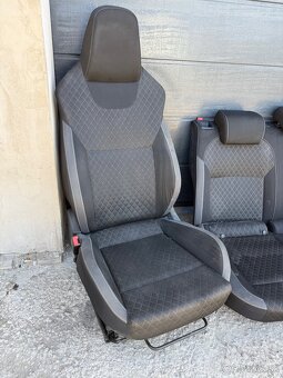 Predám látkové sportline sedadla Škoda Rapid - 2