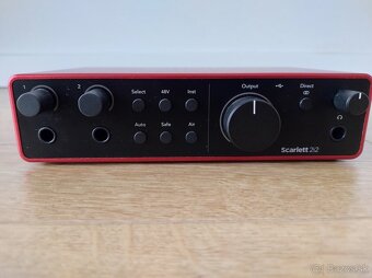 Focusrite Scarlett 2i2 4th Gen USB zvuková karta - 2